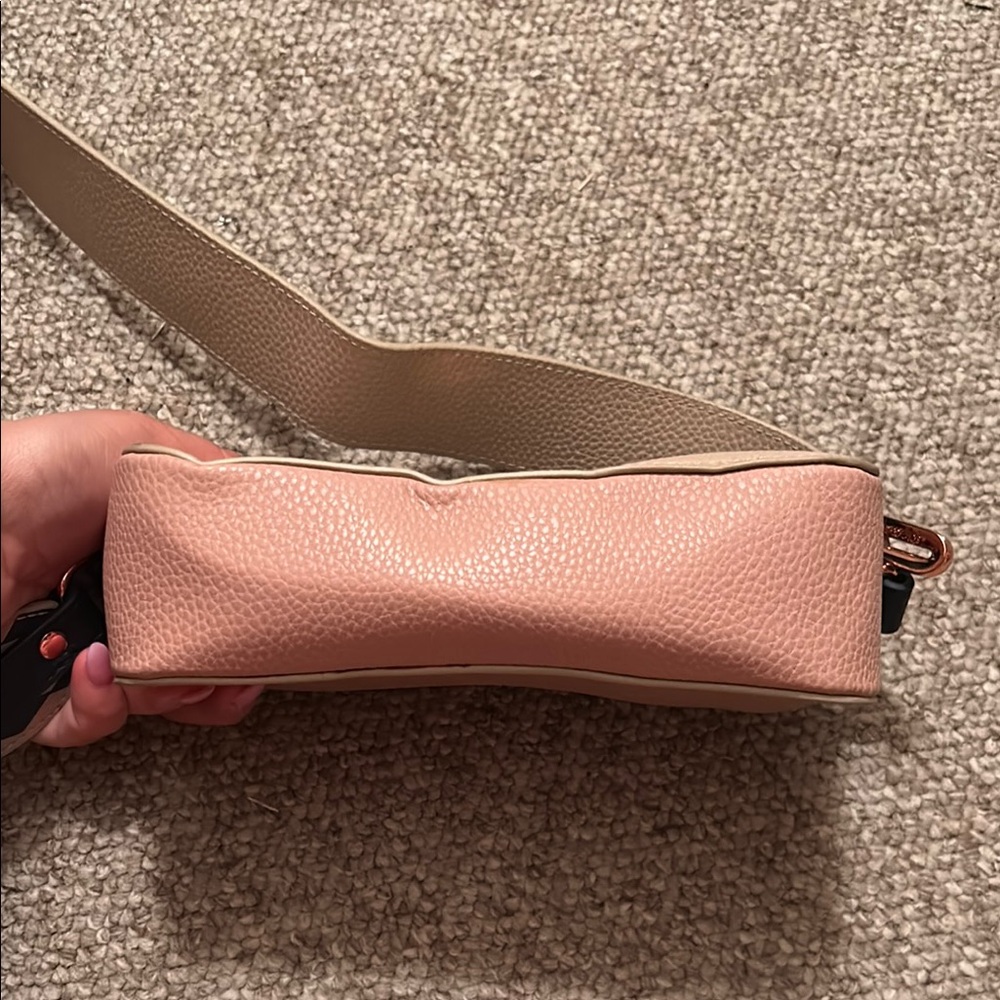 Elegant Pink Crossbody Bag - Picture 6 of 7